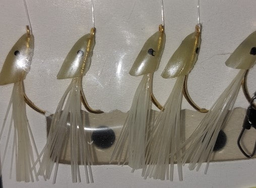 Hegène Fischli 5 empiles avec imitations de poissons