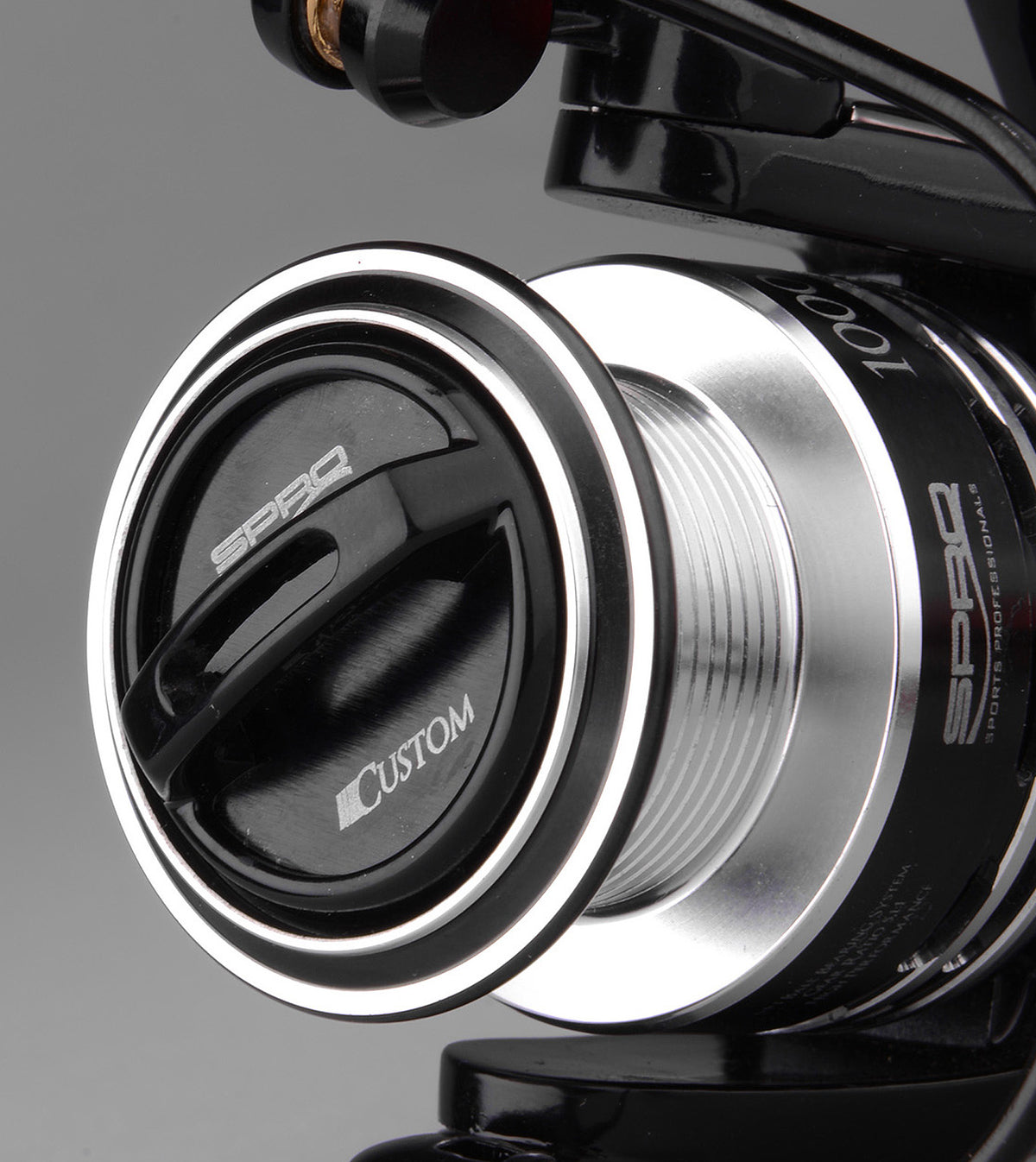 Moulinet spinning Custom Spro 3000 avec frein avant de Spro Angelgeräte 350 m 0,15 mm