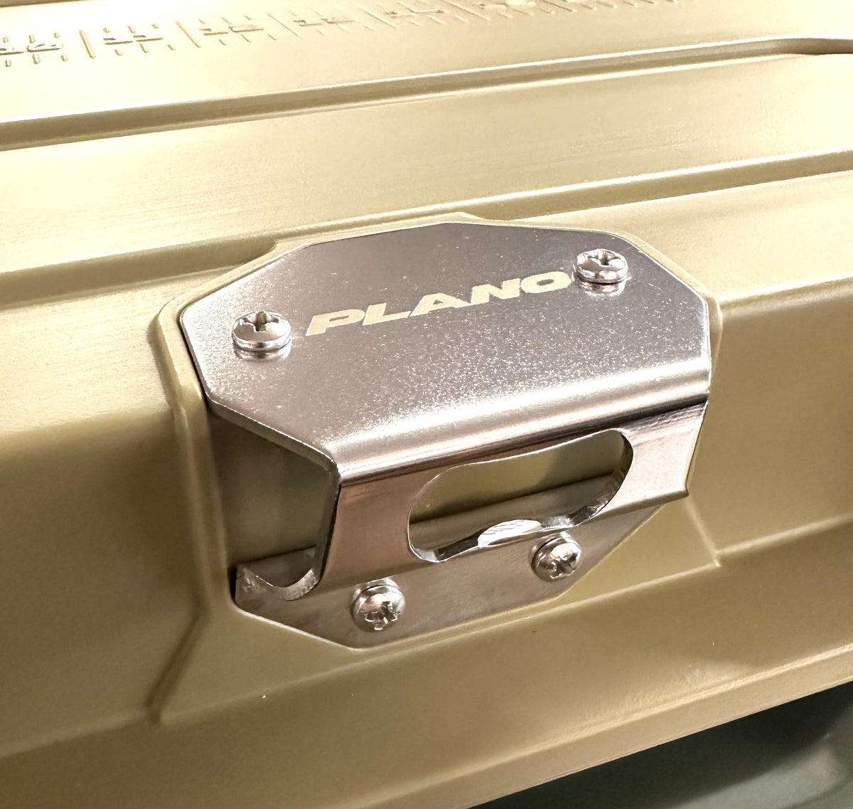 plano-frost-cooler-kuehlbox-angelzubehoer-box-plano-frost-cooler-box-13