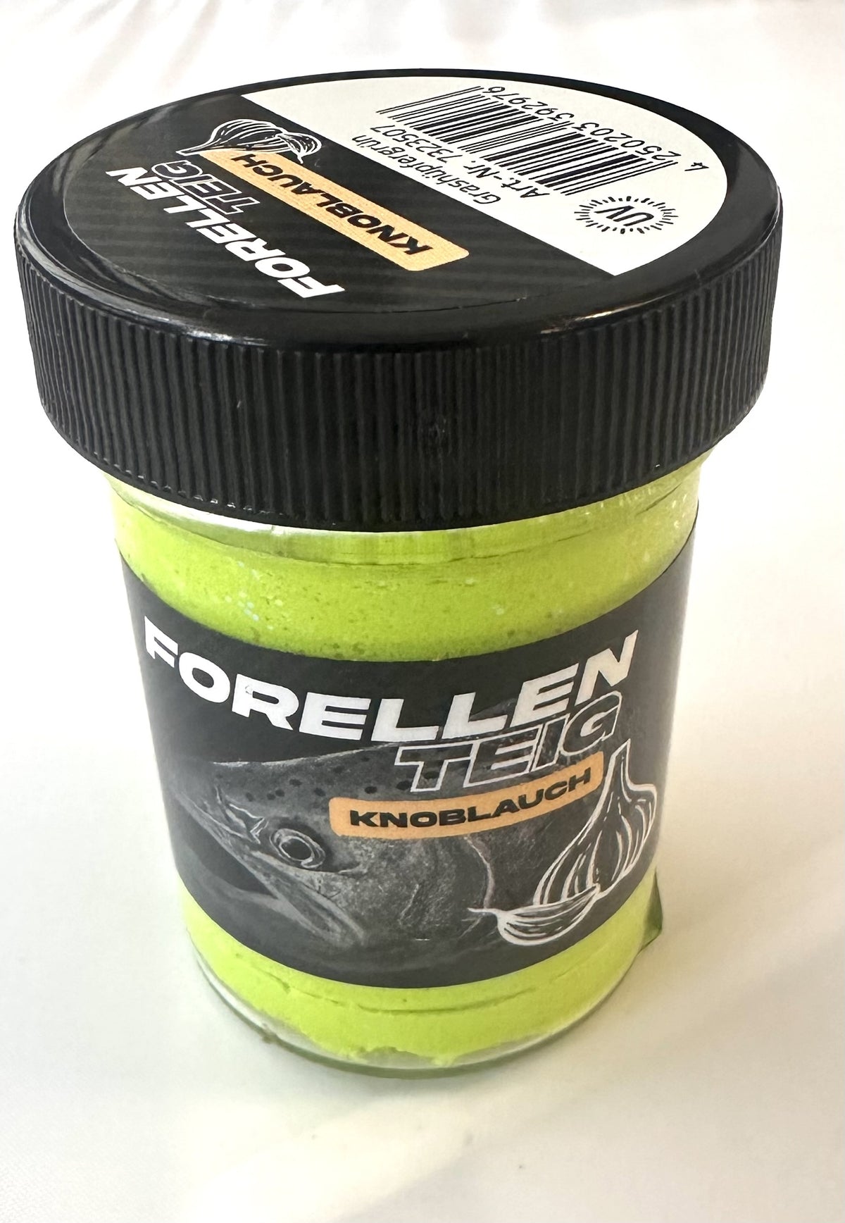forellenteig-angelteig-fuer-forelle-troutbait-gruen-knoblauch-mit-glitter-schwimmend